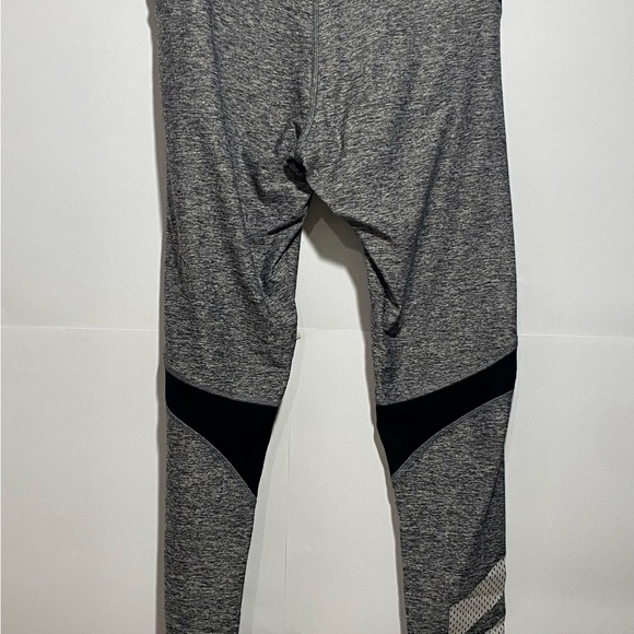 PINK Ultimate Women’s Athletic Workout Wear Grey Pants Leggings - Size Medium - Picture 3 of 6